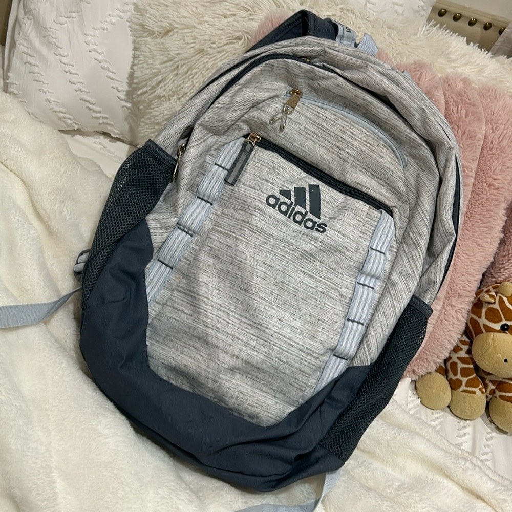 Bought for around 60$, only had been used for 2 months Logo has one scratch.